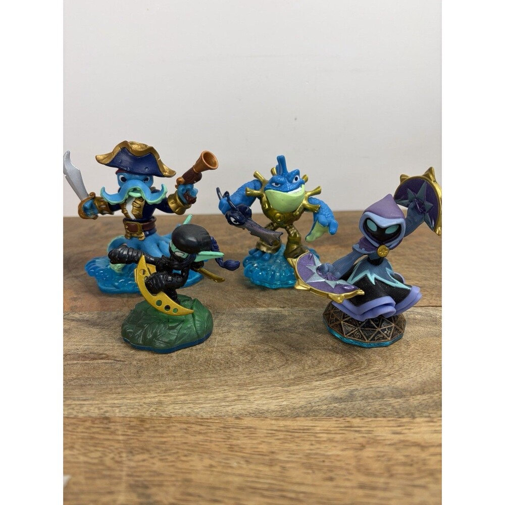 Skylanders Swap Force Lot of 4 Wash Buckler Rip Tide Lightcore Strike Ninja Elf